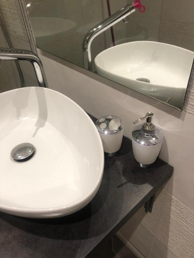 Medina Suite 24 Napoli Bagian luar foto