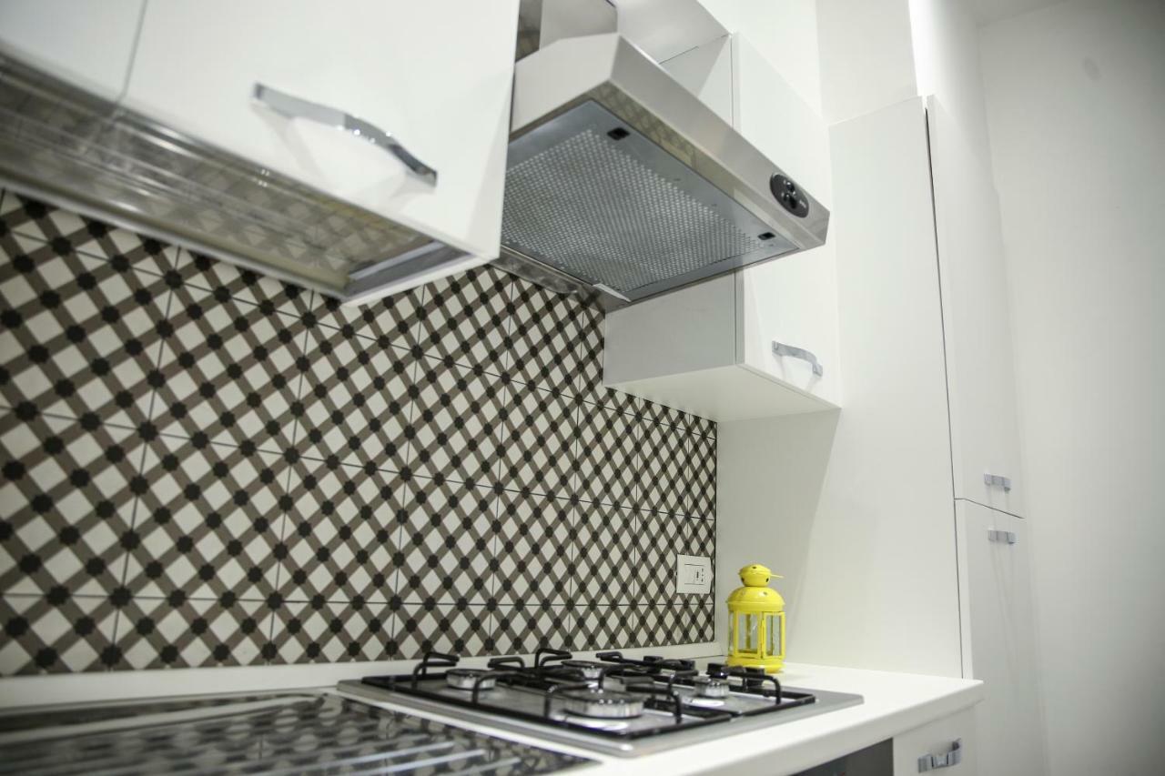 Medina Suite 24 Napoli Bagian luar foto